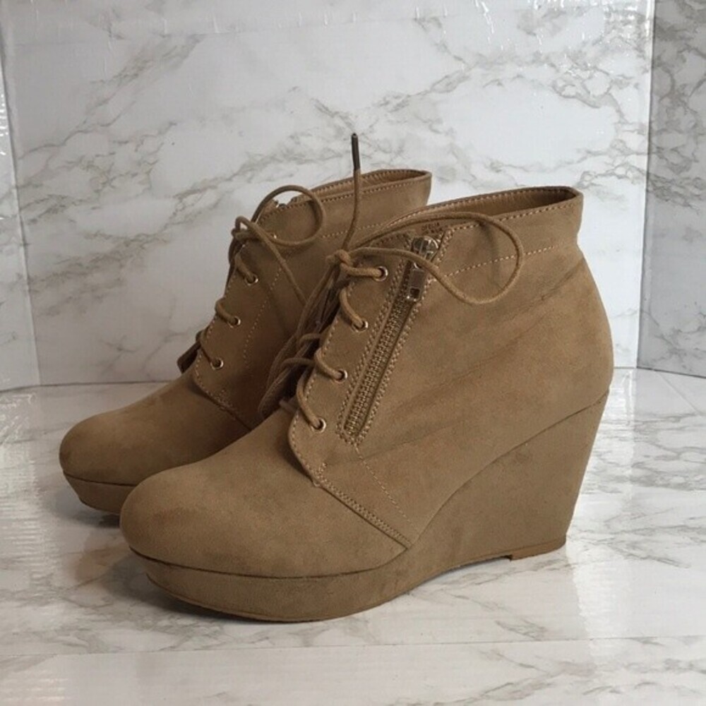Justfab beige platform wedge‎ ankle boots size 9